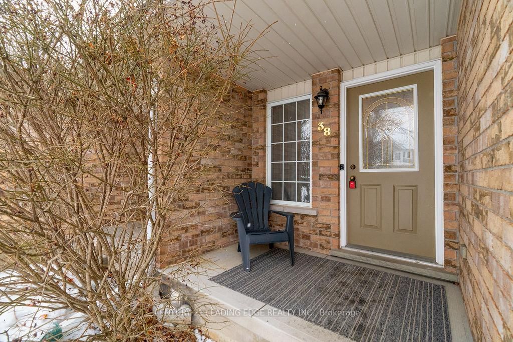 Semi-Detached House sold at 38 Raspberry Lane, Guelph, Grange Road, N1E 7H5 - MLS: X12006727