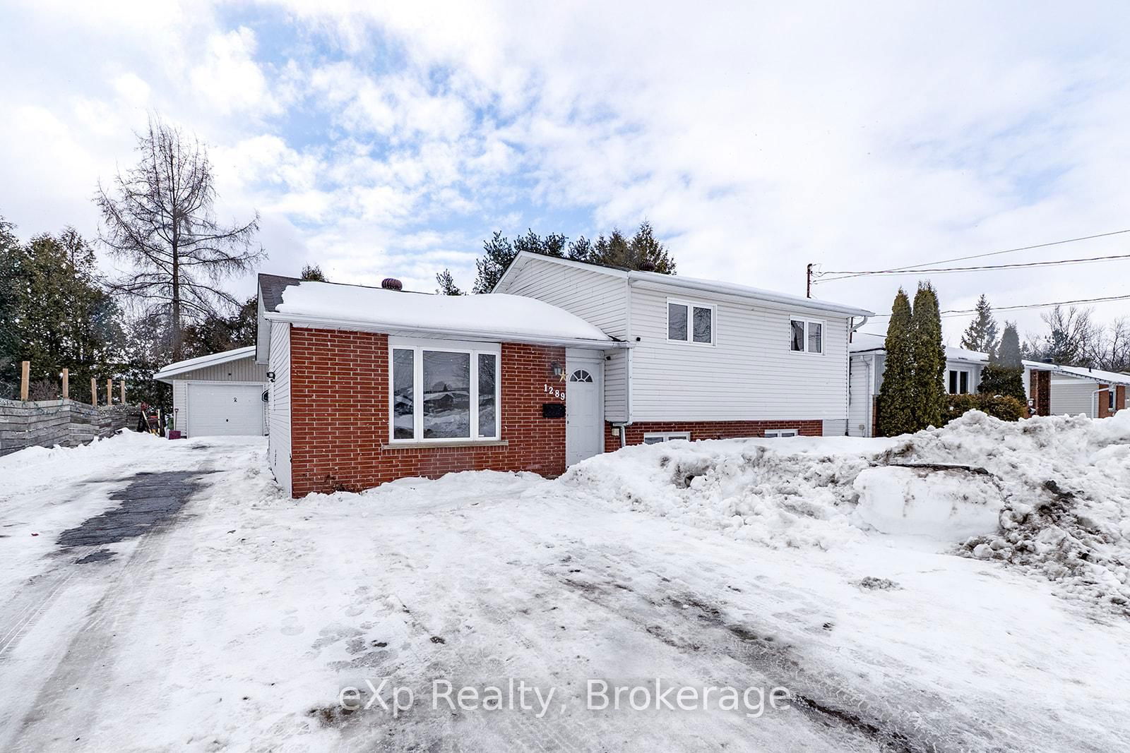 Detached House sold at 1289 Rose Marie Avenue, Greater Sudbury, Sudbury, P3A 4E4 - MLS: X12006823