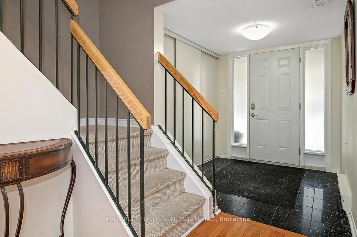 Townhouse sold at C-7 Crestlea Crescent, Ottawa, Tanglewood, K2G 4N1 - MLS: X12006887