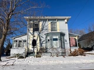 Building at 28 West Street, Prince Edward County, Wellington