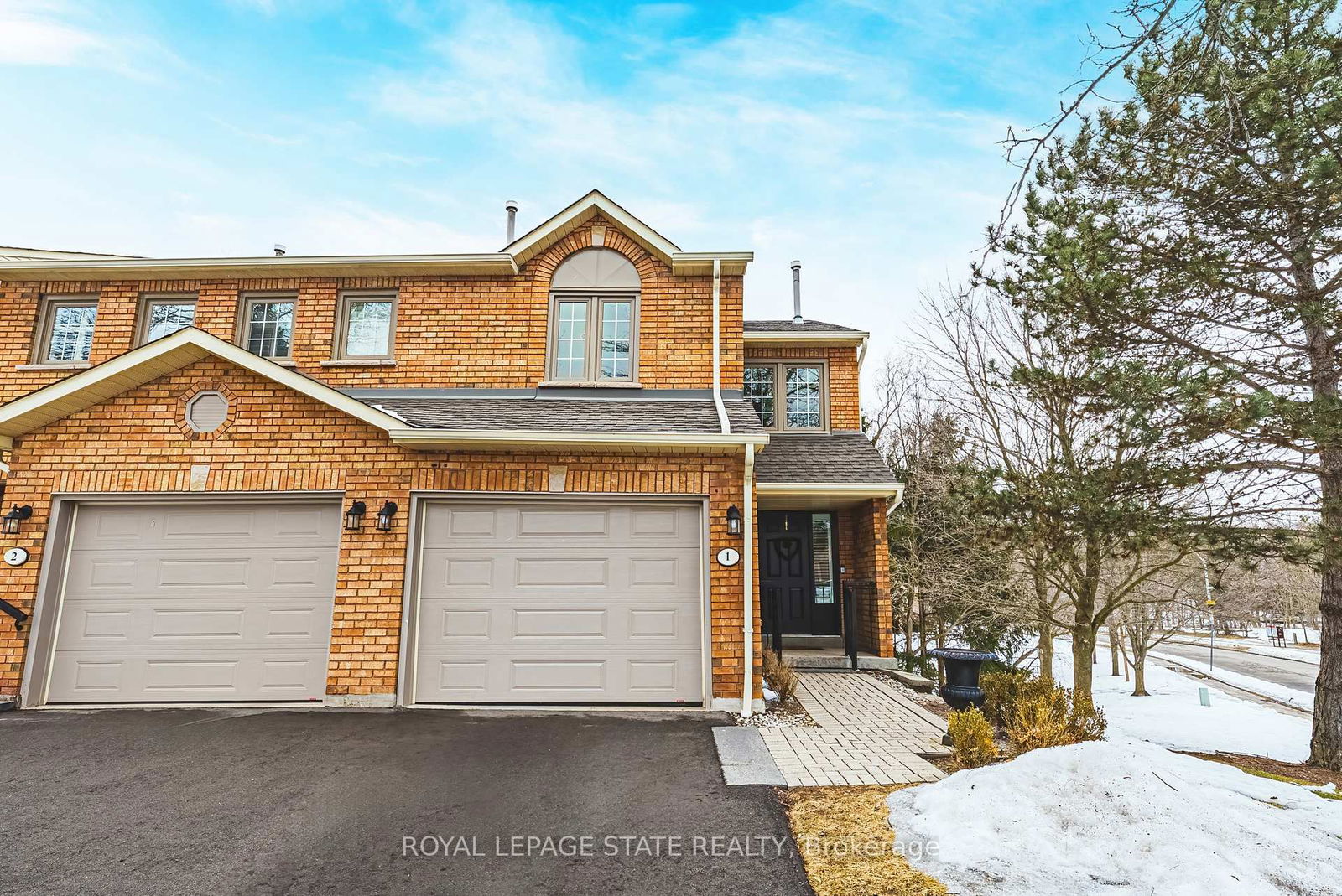 Building at 14 Huntingwood Avenue, Hamilton, Dundas