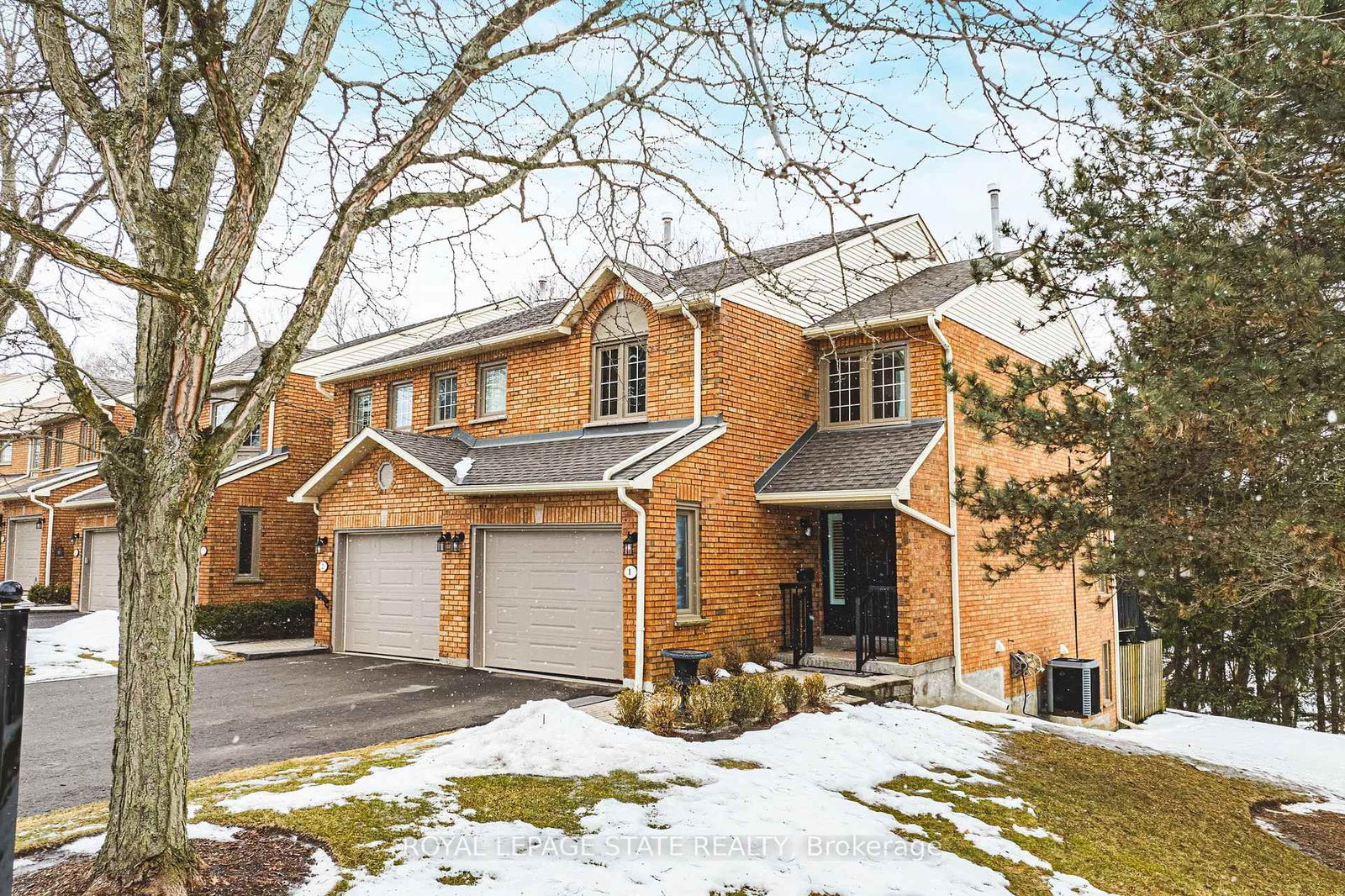 Townhouse for sale at 1-14 Huntingwood Avenue, Hamilton, Dundas, L9H 6X3 - MLS: X12007050