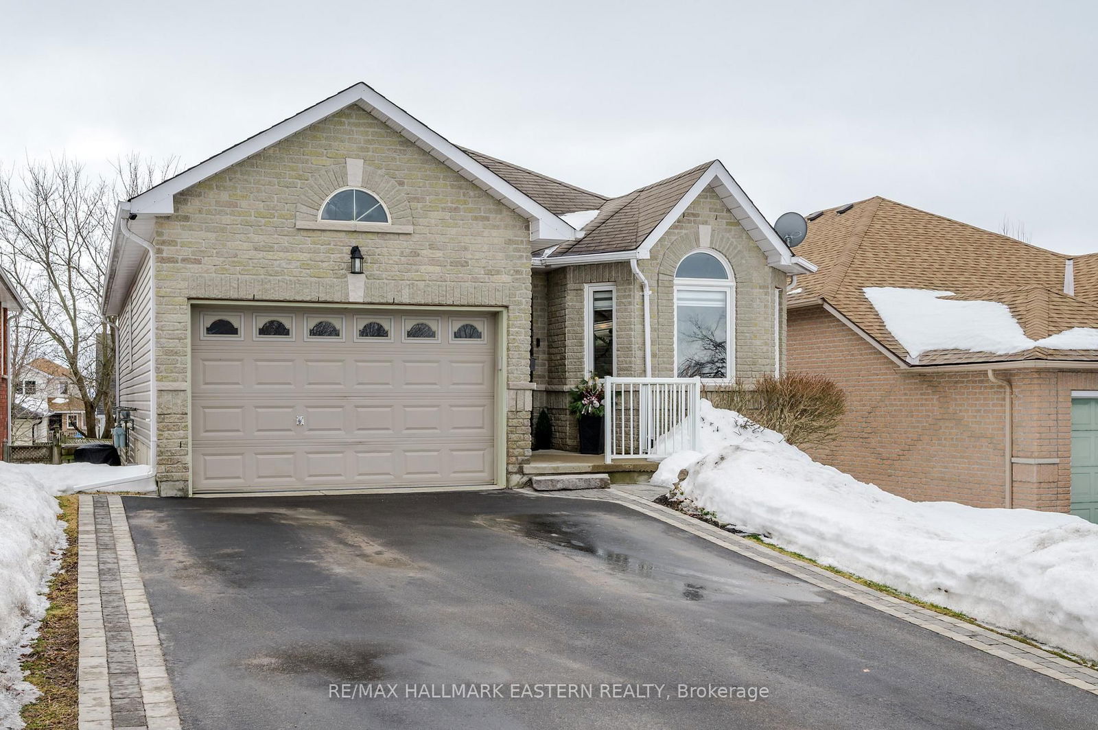 Detached House for sale at 657 Trailview Drive, Peterborough, Ashburnham, K9J 8P1 - MLS: X12007093