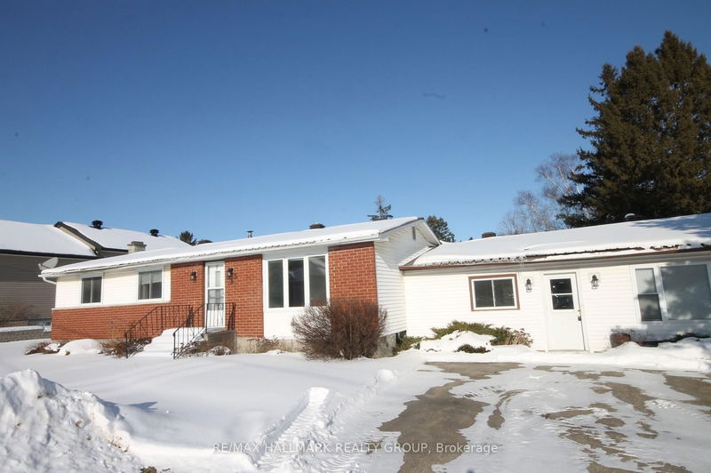 343 Pinehill Rd, North Grenville - Kemptville image-0-0