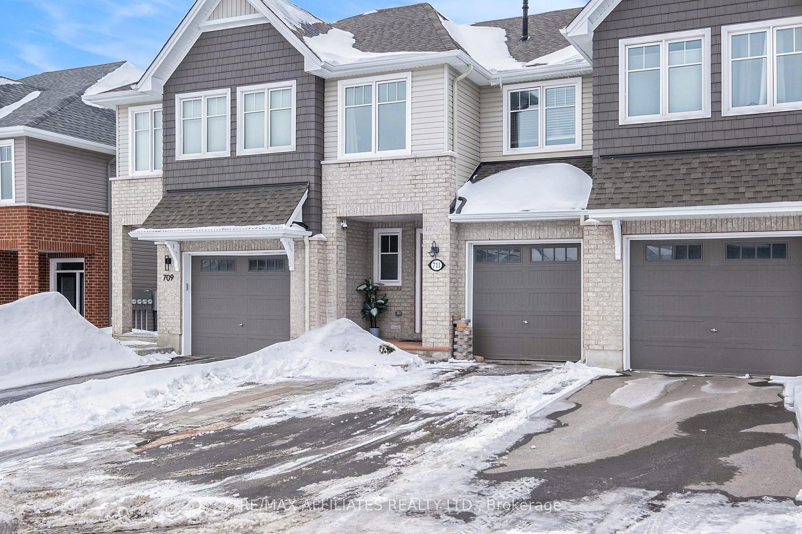 Townhouse for sale at 711 CAP DIAMANT Way, Ottawa, Camelot, K4A 1J6 - MLS: X12007137