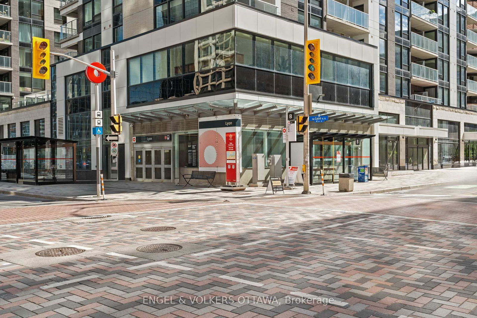 Condo for lease at 402-340 Queen Street, Ottawa, Ottawa Centre, K1R 0G1 - MLS: X12007294