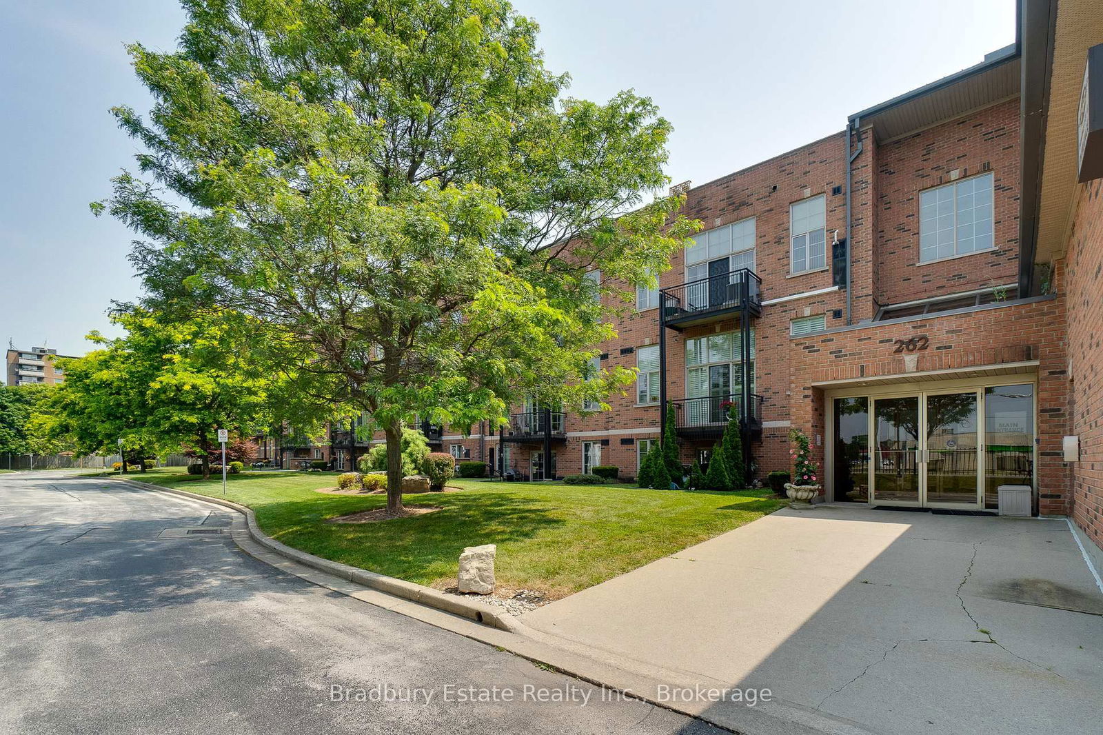 Condo sold at 317-262 Dundas Street, Hamilton, Waterdown, L8B 1A9 - MLS: X12007381