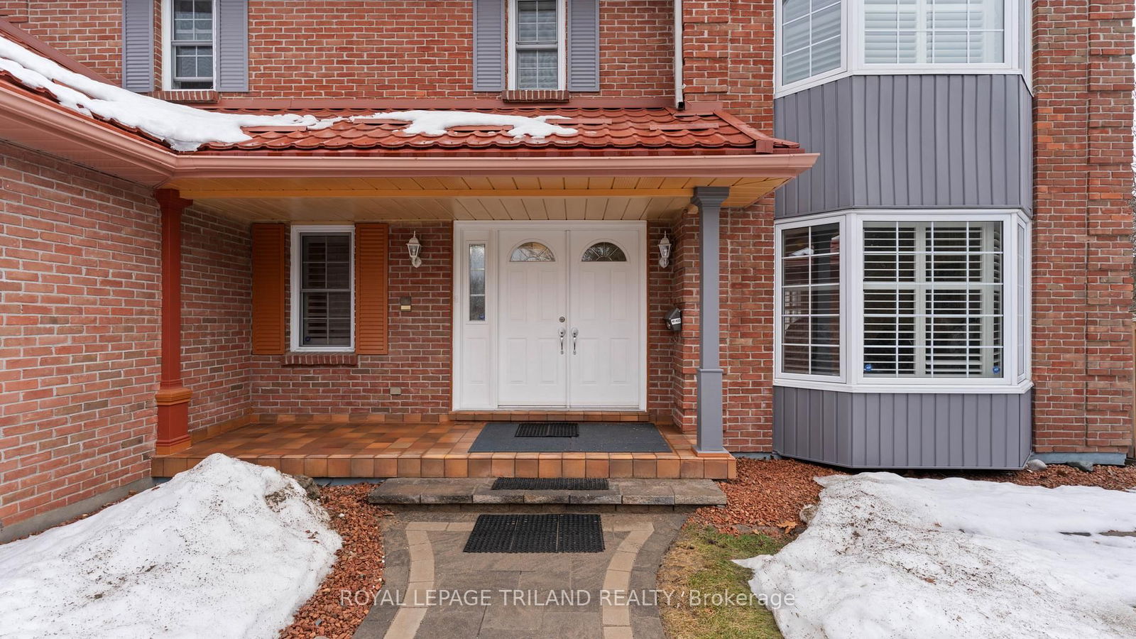 Detached House for sale at 102 Masonville Court, London, North G, N5X 3M5 - MLS: X12007616