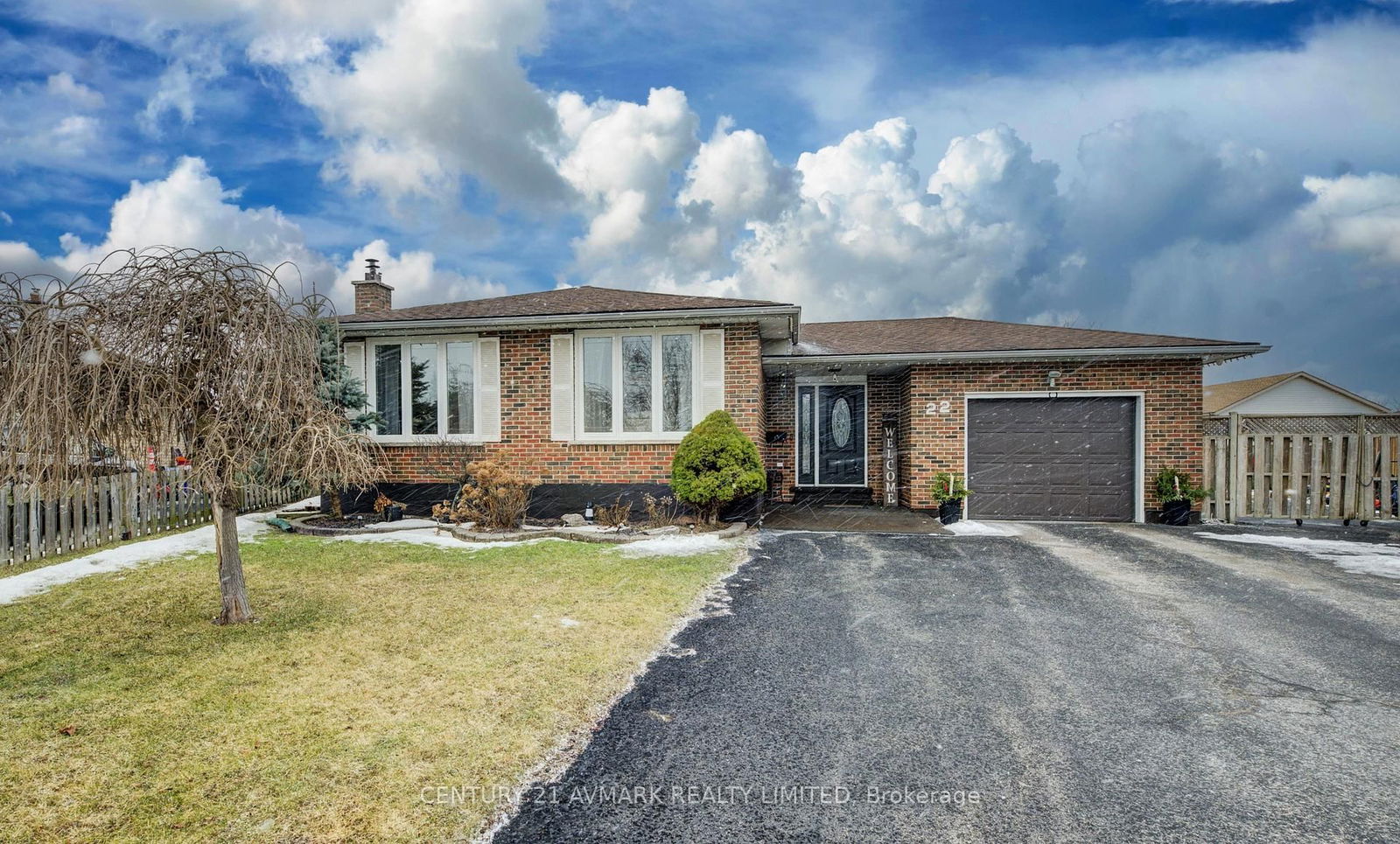 Detached House for sale at 22 Vega Court, Welland, Prince Charles, L3C 5S9 - MLS: X12007809