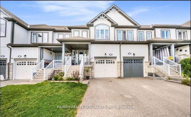 825 Cook Crescent