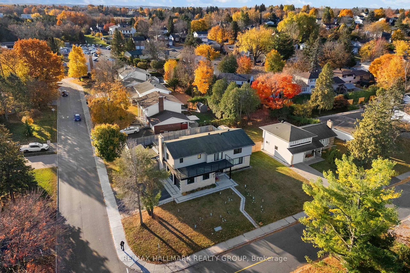 Building at 2 St. Remy Drive, Ottawa, Barrhaven - Pheasant Run