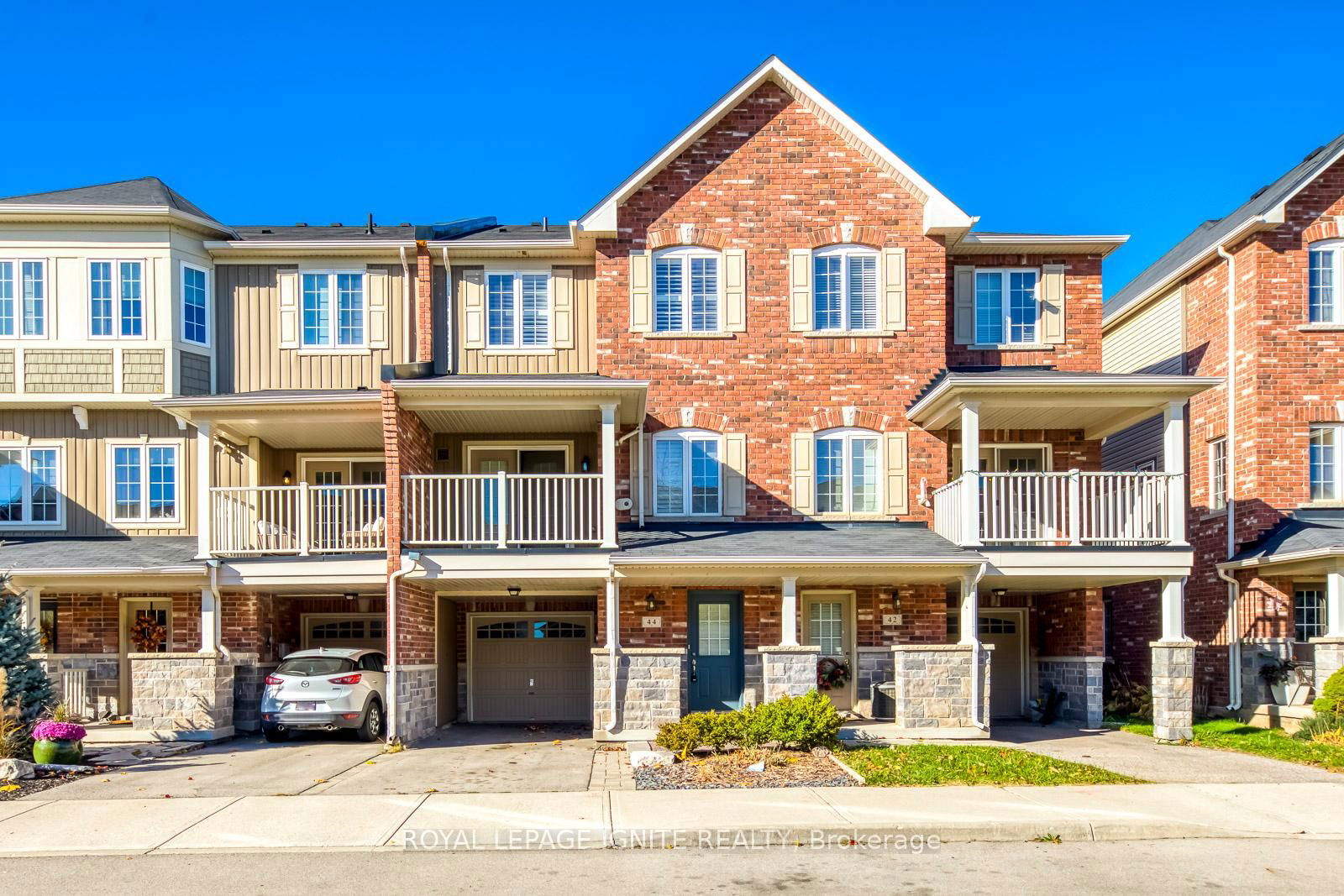 Townhouse for sale at 44 Nisbet Boulevard, Hamilton, Waterdown, L8B 0S9 - MLS: X12007942