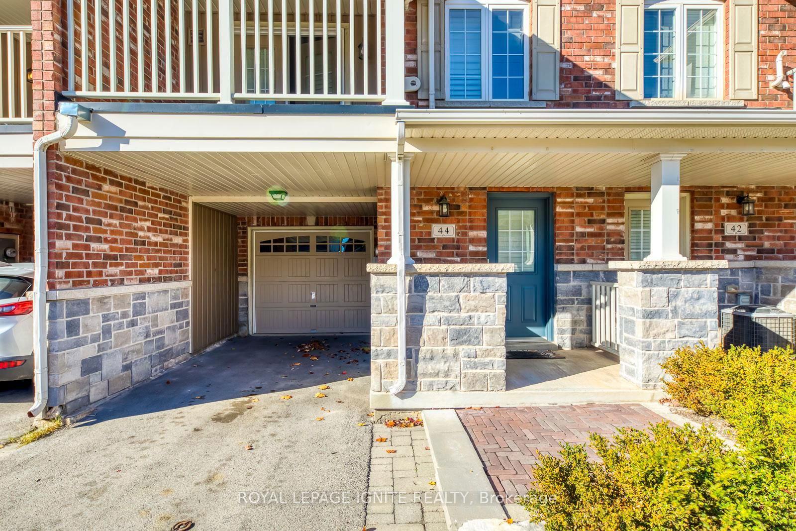 Townhouse for sale at 44 Nisbet Boulevard, Hamilton, Waterdown, L8B 0S9 - MLS: X12007942