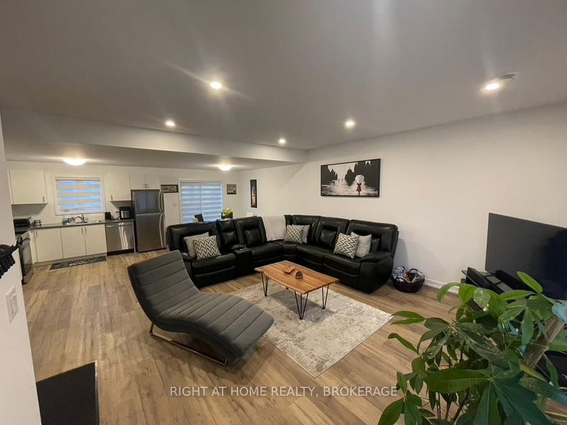 825 - 4263 Fourth Ave, Niagara Falls, L2E 0C2 | Image 3