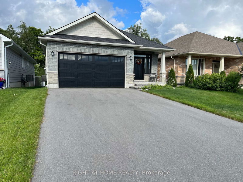 home for lease on 9 Mercedes Drive