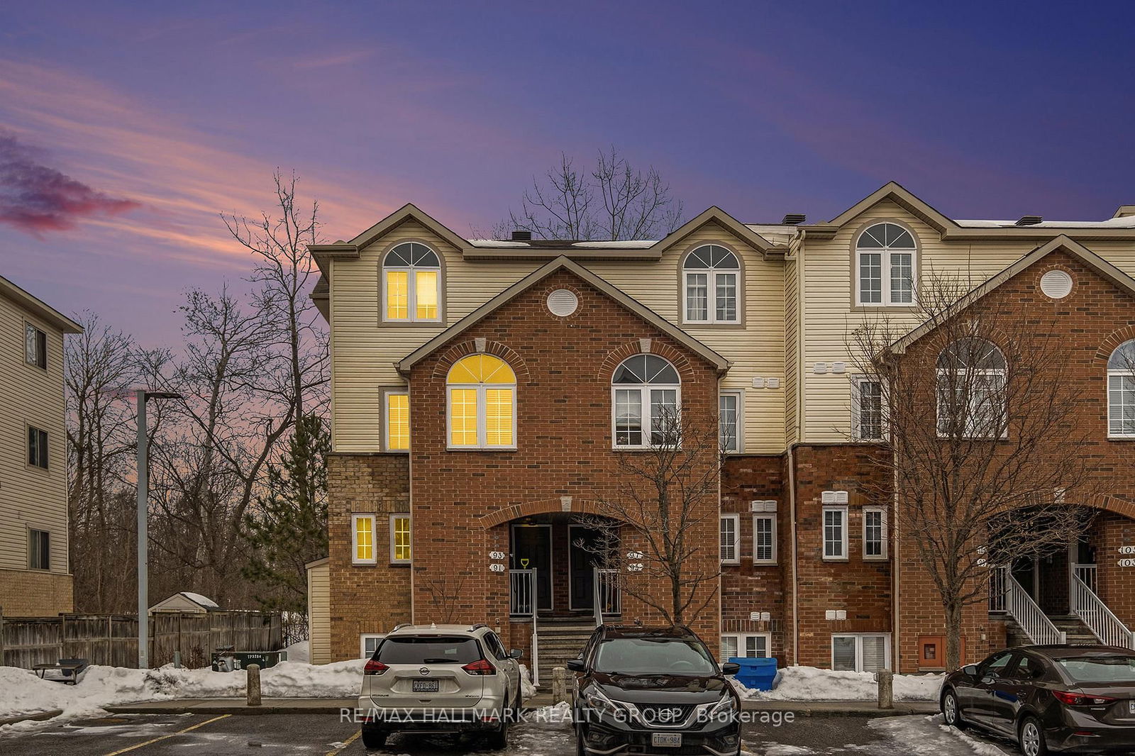 Townhouse sold at 93 Steele Park N/A, Ottawa, Cyrville, K1J 0J2 - MLS: X12008194