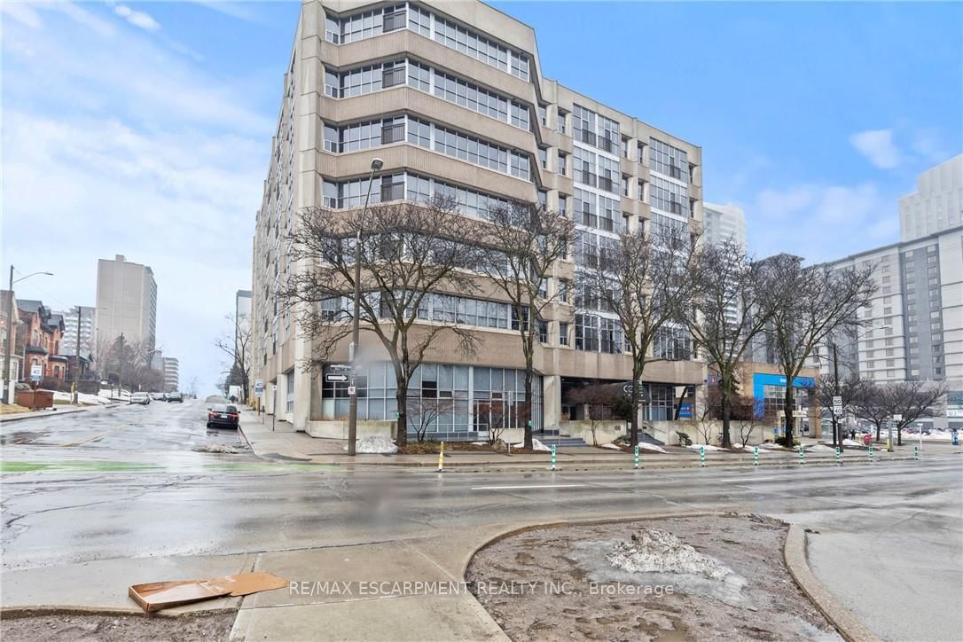 Condo for sale at 105-66 Bay Street, Hamilton, Durand, L8P 4Z6 - MLS: X12008587