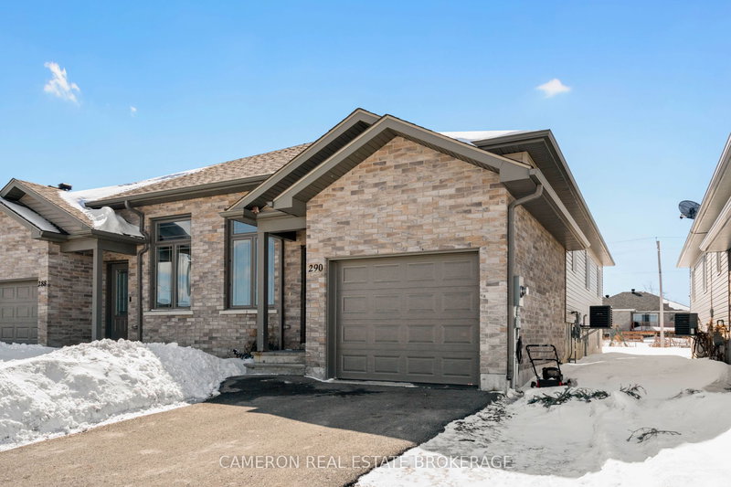 290 Glen Nora Dr, Cornwall, K6H 0A8 | Image 2