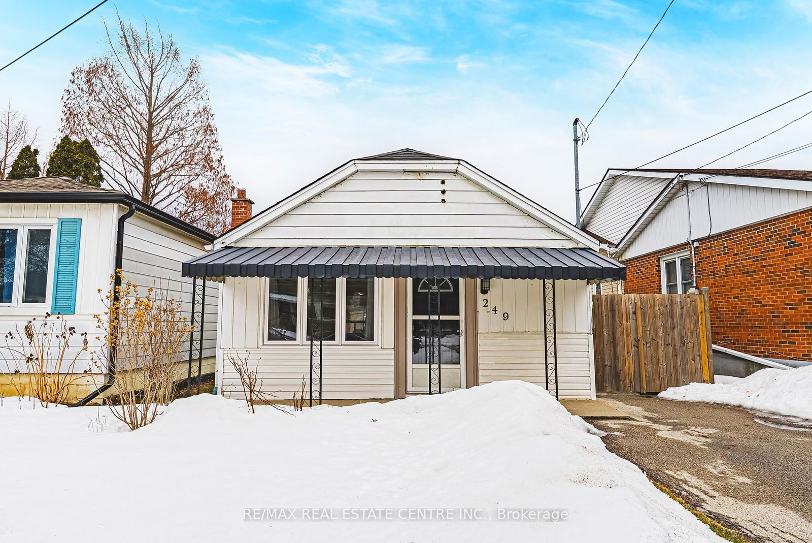 Detached House for sale at 249 East 43rd Street, Hamilton, Sunninghill, L8T 3C4 - MLS: X12008891