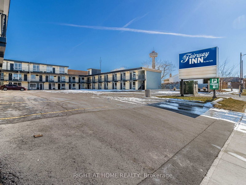 5958 Fallsview Blvd, Niagara Falls, L2G 3V5 | Image 2