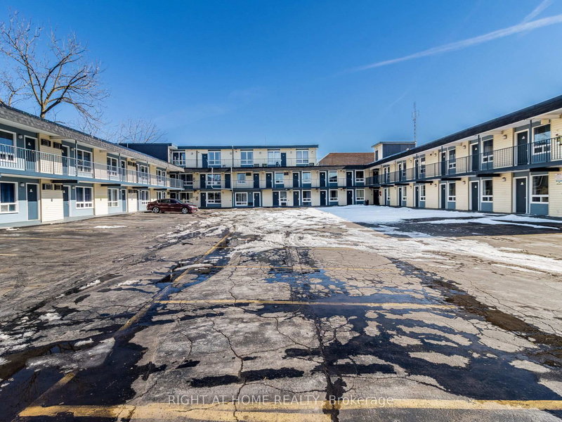 5958 Fallsview Blvd, Niagara Falls, L2G 3V5 | Image 3