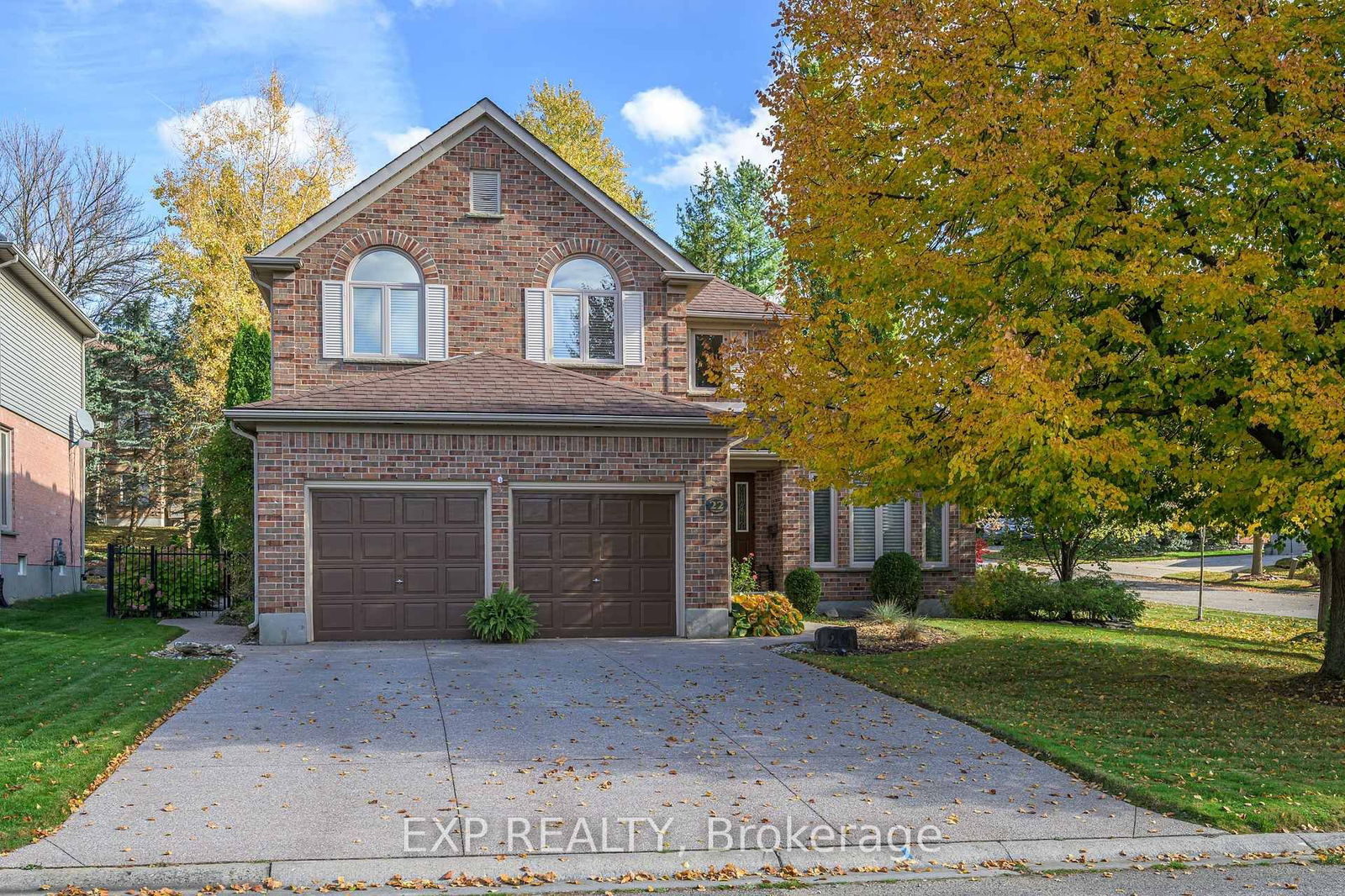 Detached House for sale at 22 Glenridge Crescent, London, North A, N6G 4W5 - MLS: X12009013