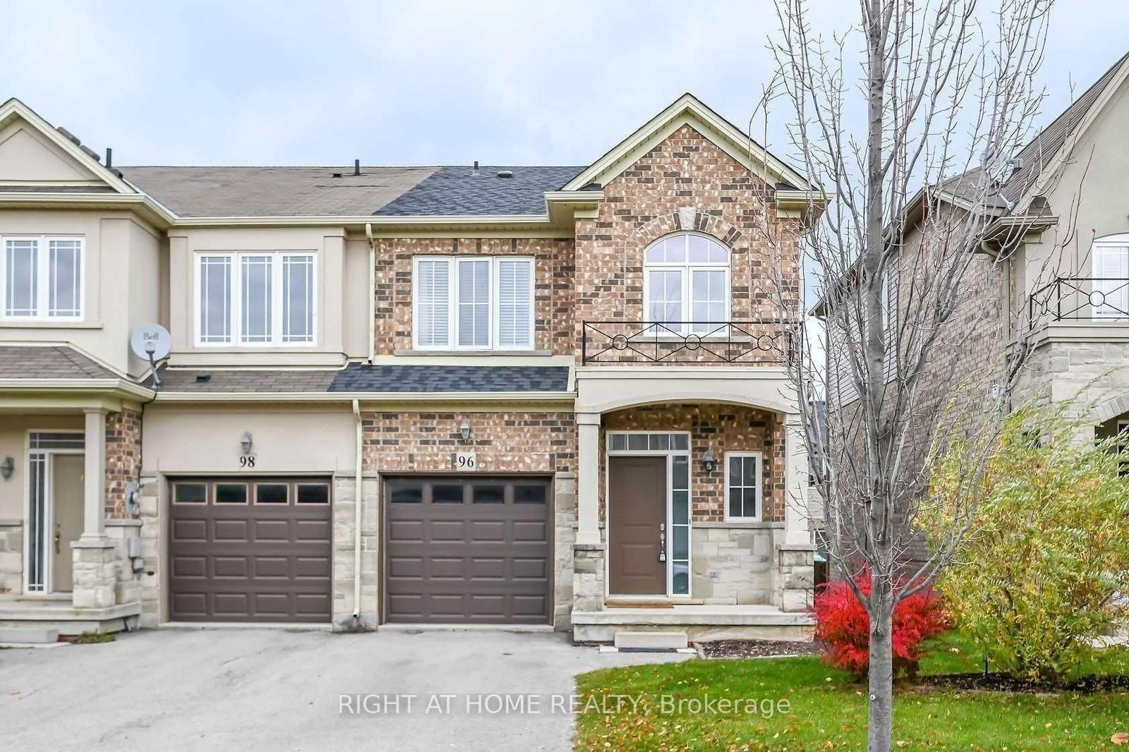 Townhouse for sale at 96 Highgate Drive, Hamilton, Stoney Creek Mountain, L8J 0C2 - MLS: X12009021