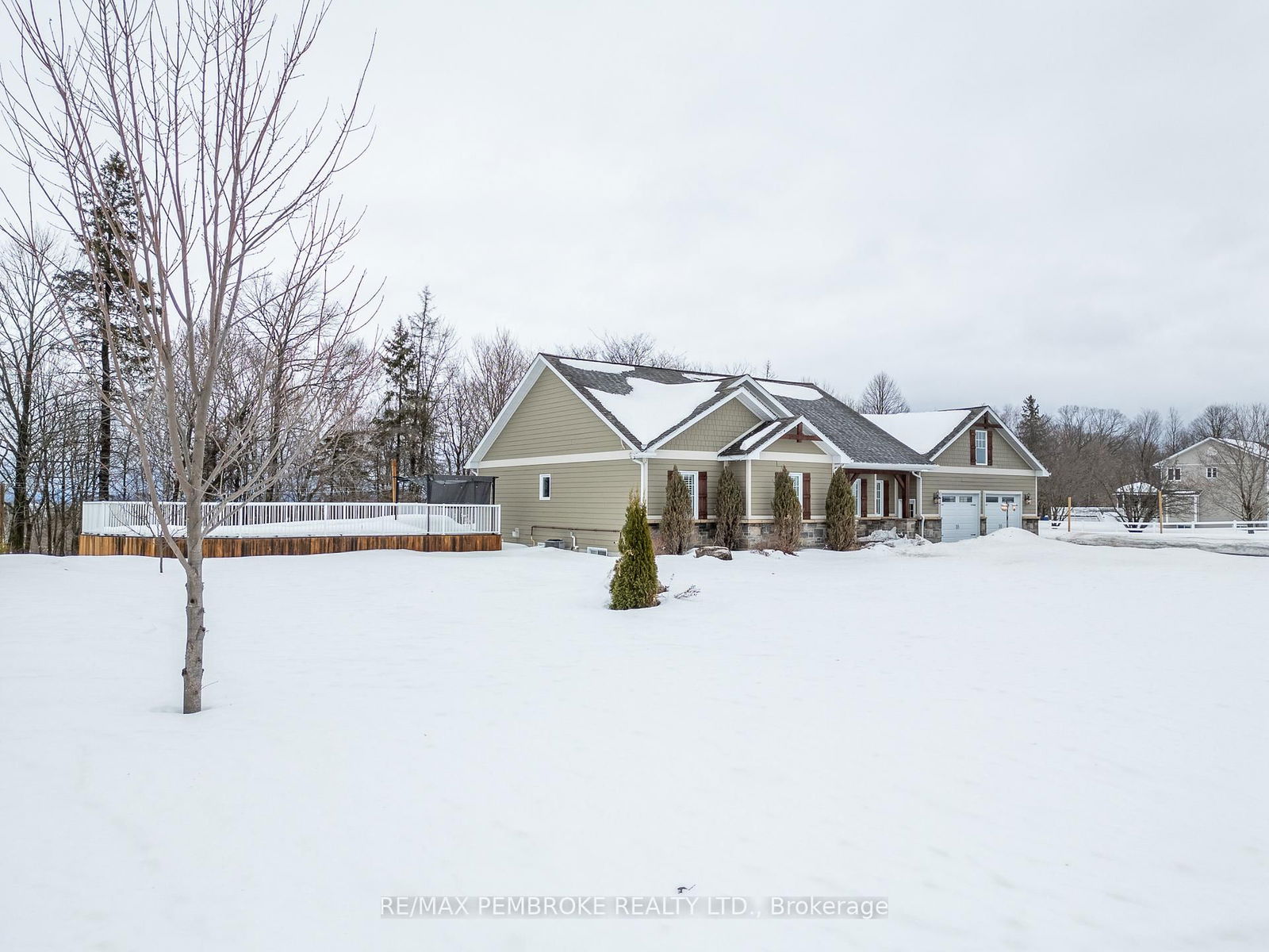 Detached House for sale at 4 Lowe Court, Whitewater Region, 581 - Beachburg, K0J 1P0 - MLS: X12009103