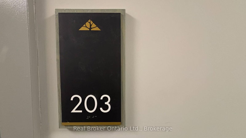 203 - 1000 Lackner Pl, Kitchener, N2A 4A8 | Image 3