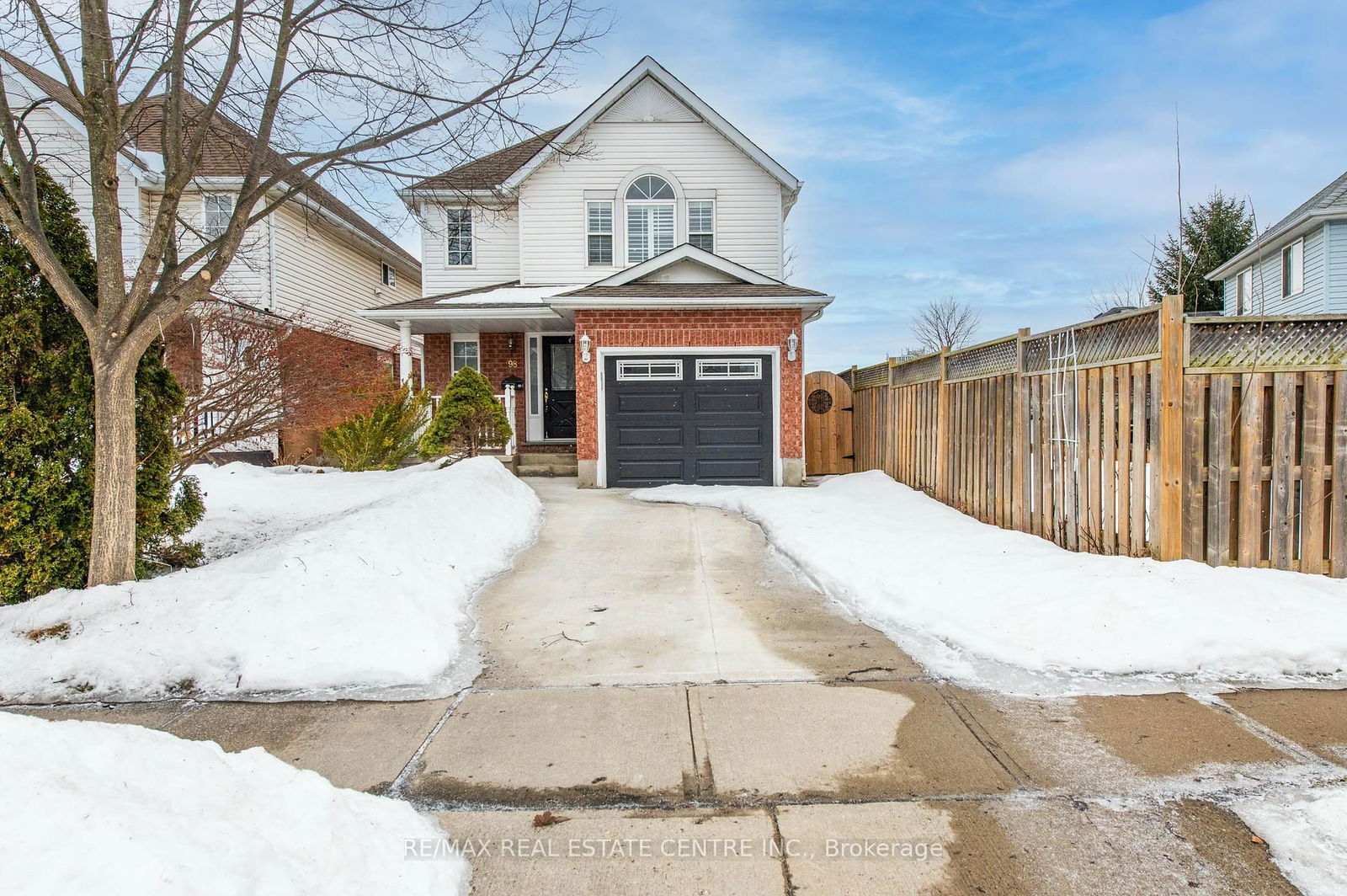 Detached House for sale at 98 Kovac Road, Cambridge, N1R 8K4 - MLS: X12009219