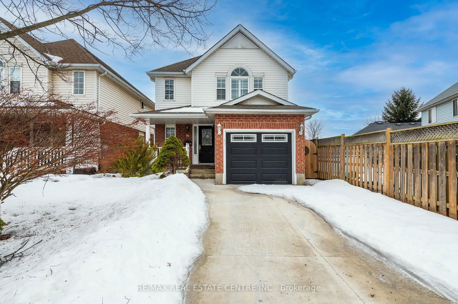 Detached House for sale at 98 Kovac Road, Cambridge, N1R 8K4 - MLS: X12009219