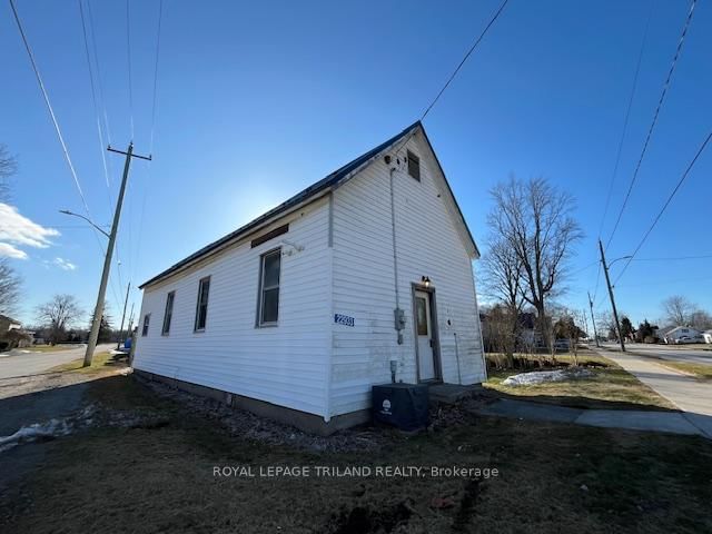 Detached House for sale at 22933 Hagerty Road, Newbury, Newbury, N0L 1Z0 - MLS: X12009279