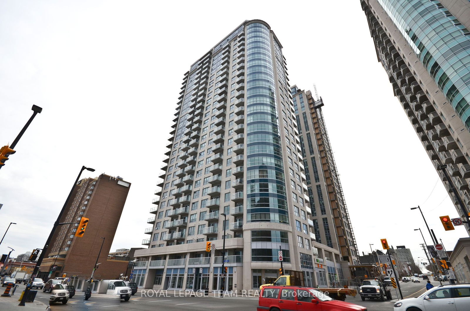 Condo for lease at 404-242 RIDEAU Street, Ottawa, Sandy Hill, K1N 0B7 - MLS: X12009724