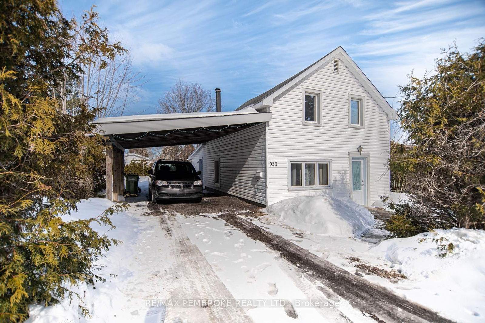 Building at 532 Almira Street, Pembroke, 530 - Pembroke