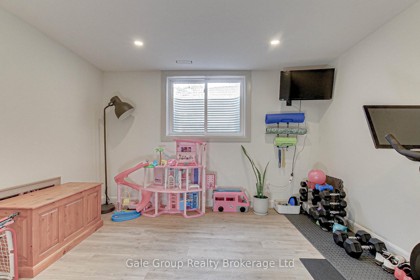 Listing Image 22