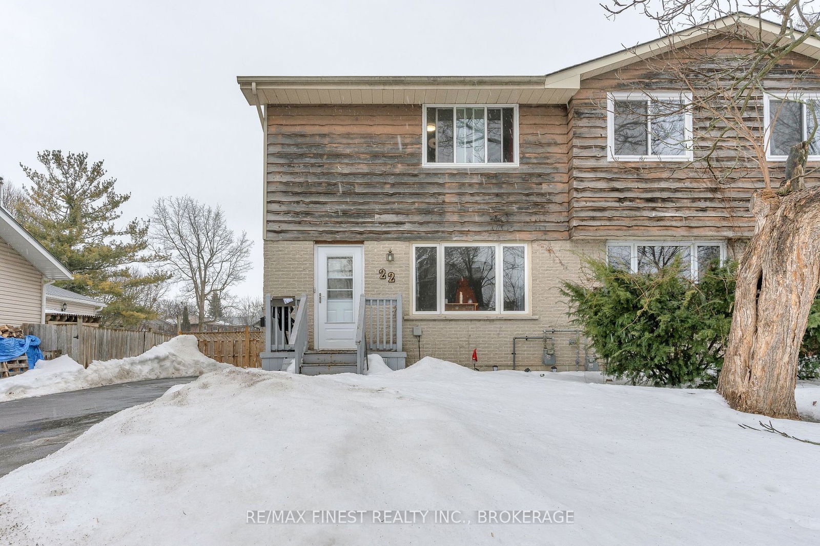 Semi-Detached House for sale at 22 Carriage Court Avenue, Kingston, 23 - Rideau, K7K 5X2 - MLS: X12010007