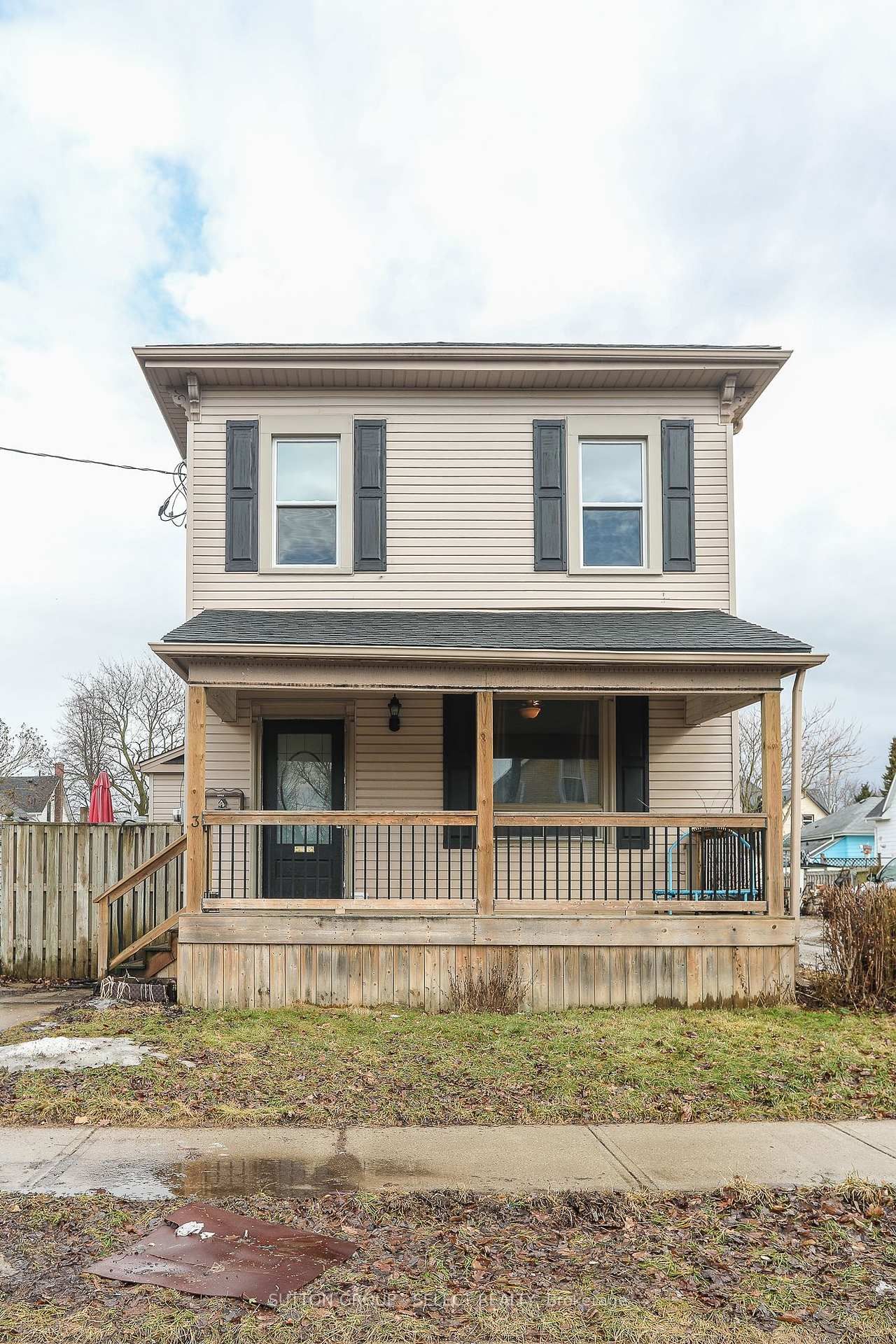 Semi-Detached House sold at 3 Smith Avenue, St. Thomas, St. Thomas, N5R 4A9 - MLS: X12010034