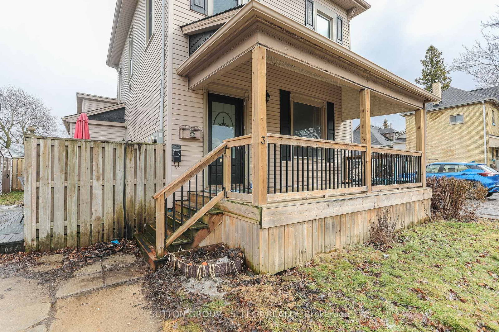 Semi-Detached House sold at 3 Smith Avenue, St. Thomas, St. Thomas, N5R 4A9 - MLS: X12010034