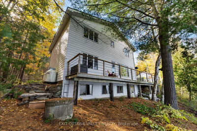 88 Chris Mullin Lane, Barry's Bay - Madawaska Valley