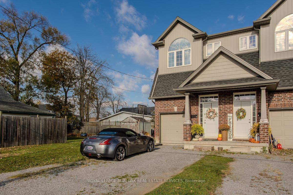 Semi-Detached House for sale at 21A Townline Road, St. Catharines, 460 - Burleigh Hill, L2T 1A2 - MLS: X12010134