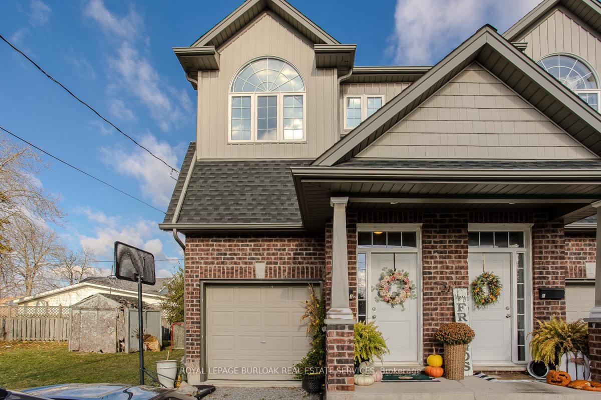 Semi-Detached House for sale at 21A Townline Road, St. Catharines, 460 - Burleigh Hill, L2T 1A2 - MLS: X12010134