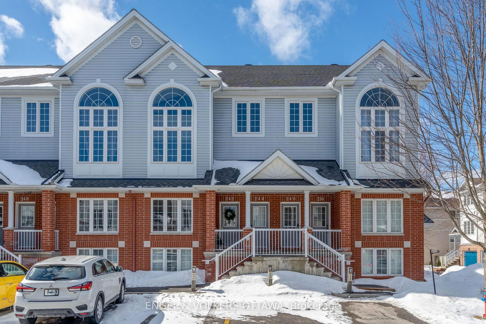 Townhouse sold at 244 Gershwin N/A, Ottawa, Westcliffe Estates, K2H 1G5 - MLS: X12010200