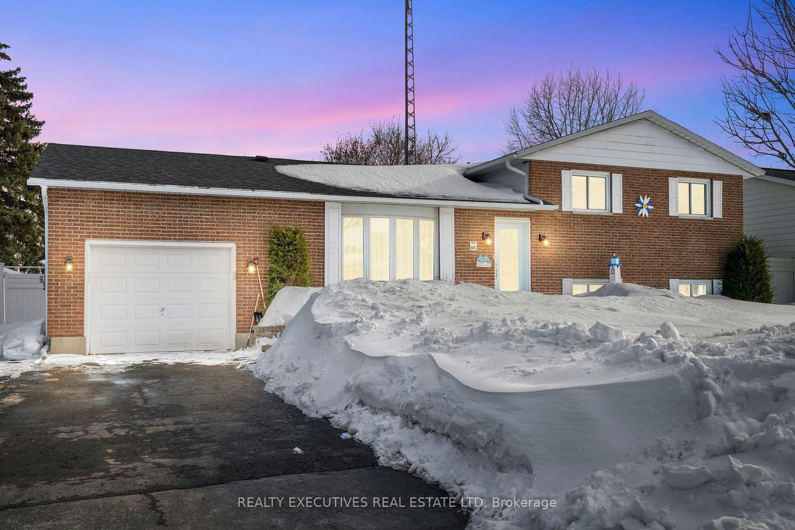 Building at 445 Fred Street, North Dundas, 706 - Winchester