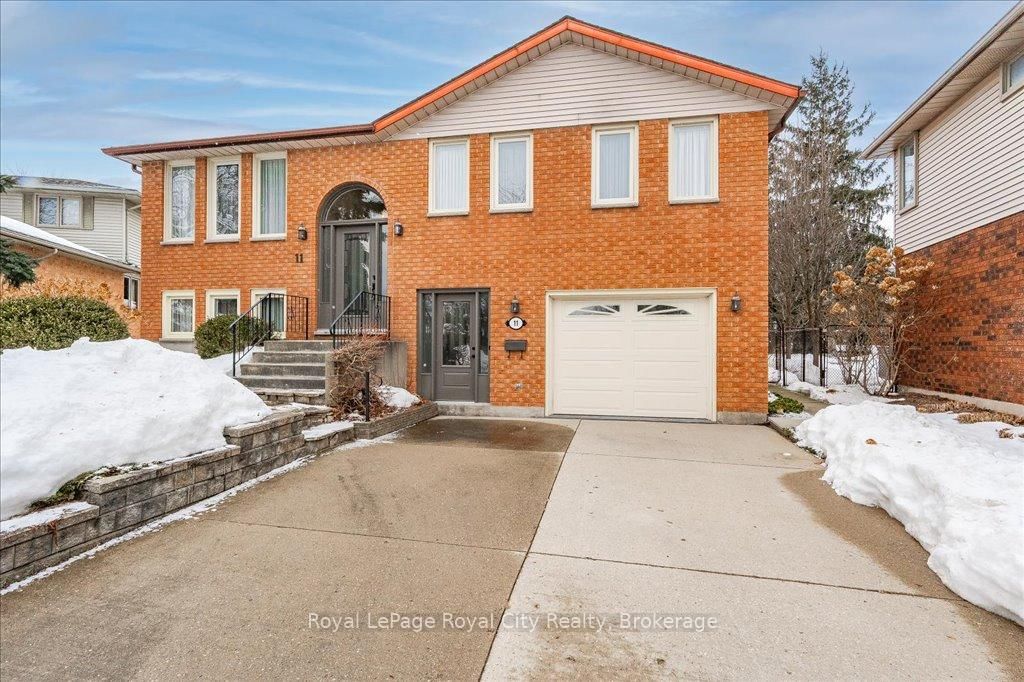 Detached House for sale at 11 Aspenwood Place, Guelph, Parkwood Gardens, N1K 1P3 - MLS: X12010278