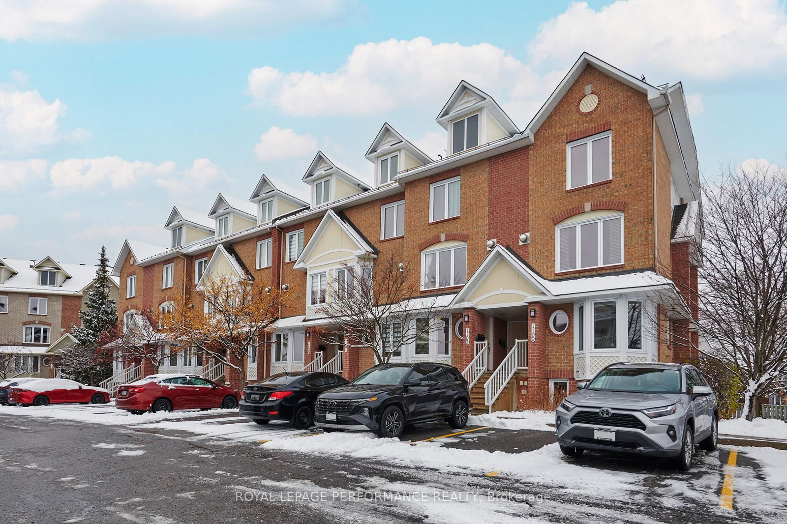 Townhouse for sale at 1105 GABLEFIELD, Beacon Hill North - South and Area, 2105 - Beaconwood, K1J 1E3 - MLS: X12010301