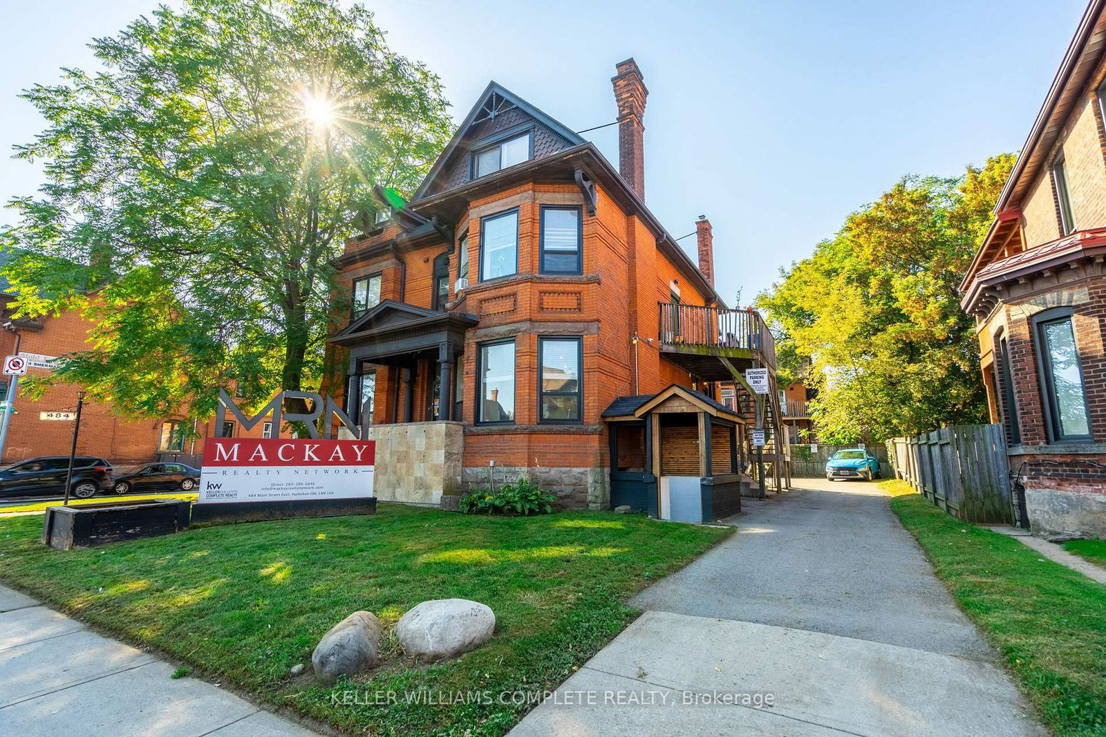 Building at 484 Main Street, Hamilton, Stinson