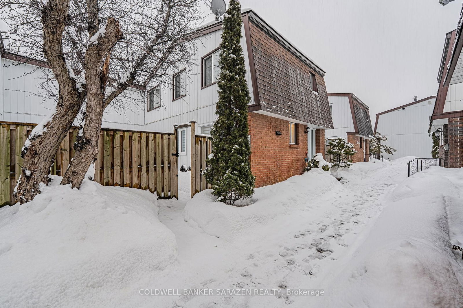 Townhouse for sale at 52-2210 Loyola Avenue, Ottawa, Beaconwood, K1J 7W3 - MLS: X12010532