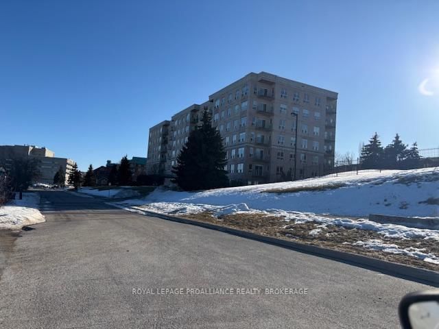 Condo for sale at 112-350 Wellington Street, Kingston, East of Sir John A. Blvd, K7L 3Y4 - MLS: X12010569