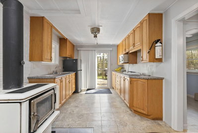 525 HIAWATHA Road — more photos
