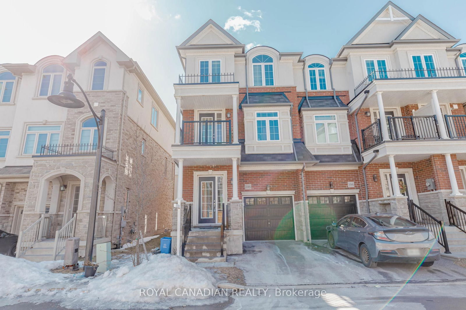 Townhouse for sale at 106 Borers Creek Circle, Hamilton, Waterdown, L8B 1W3 - MLS: X12010836